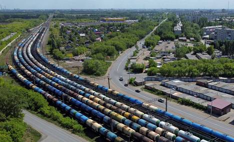 Öljyä kuljetettiin junalla Venäjän Omskissa aiemmin tällä viikolla. 
