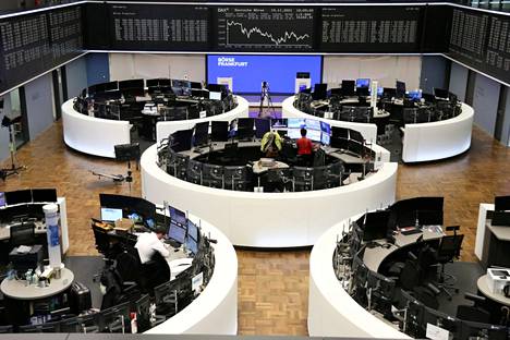 Frankfurtin pörssissä nähtiin Dax-indeksin heikkenevän perjantaina.