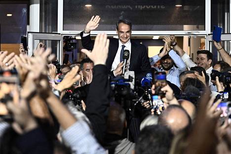 Pääministeri Kyriakos Mitsotakiksen johtama Uusi demokratia voitti ylivoimaisesti Kreikan vaalit.