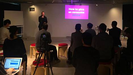 Tokion Slush alkoi keskiviikkona – Soitimme suomalaiselle, joka valmensi japanilaisia startup-yrittäjiä voittamaan epäonnistumisen pelon