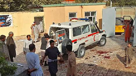 Afganistan | Afganistanissa voimakas räjähdys moskeijassa perjantai­rukousten yhteydessä – Sairaalalähteet: yli 100 kuollut tai loukkaantunut