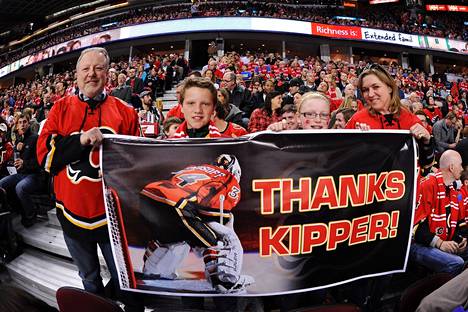 Fans love their former top goalkeeper.