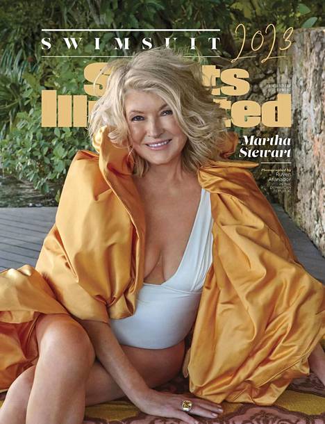 Martha Stewart on yksi neljästä Sports Illustrated -lehden uimapukunumeron malleista.