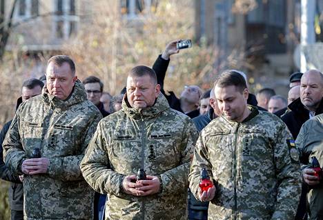 Ukrainian Armed Forces Commander Valery Zalužnyi (center) participated in the commemoration of the victims of the Holodomor genocide in Kyiv at the end of November.