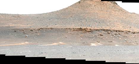 Mars-mönkijän uusi kohde on kuivunut jokisuisto Jezeron kraatterissa Marsin keskileveyksillä. Suiston reunoja näkyy kuvissa jo lähellä .