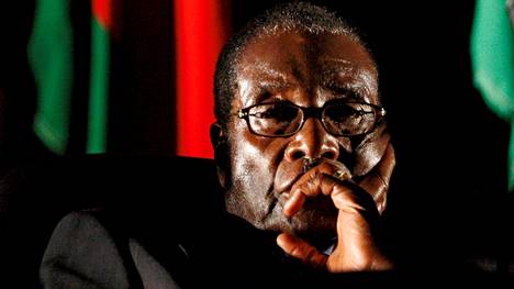 Uutistoimiston lähteet: Mugabe sai syytesuojan ja haluaa kuolla kotimaassaan