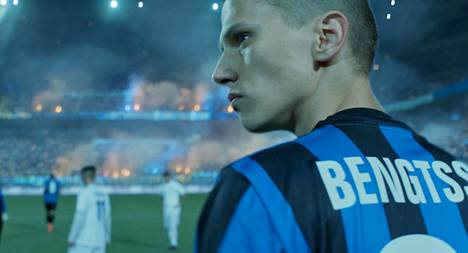 Erik Enge näyttelee Tiikerit-elokuvassa pääroolin jalkapalloilijaa.