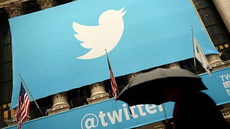 Twitter ryhtyy piilottamaan sääntöjä rikkovien poliitikkojen twiittejä