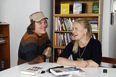 Frank Martela ja Karoliina Jarenko tutustuivat opiskellessaan käytännöllistä filosofiaa Helsingin yliopistossa. Vuonna 2009 he perustivat yrityksen yhdessä muutaman muun kollegan kanssa.