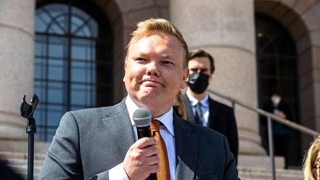 #Metoo | Antti Kurvinen nimeää kolme keinoa, joilla seksuaalinen häirintä saadaan kitkettyä kulttuurialalta – Ministeristä rikoksentekijät pitää saada vastuuseen oikeusteitse