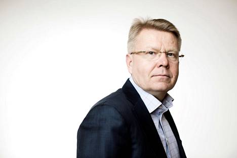 EK:n toimitusjohtaja Jyri Häkämies oli omistajaohjausministerinä samalla kun hän oli puolustusministeri.