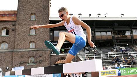 Eemil Helander pinnisti alle 20-vuotiaiden EM-finaaliin 3000 metrin esteissä: ”Olen hyvässä kunnossa”