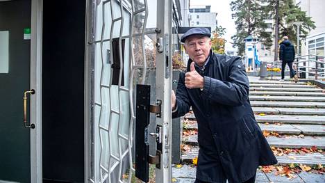 HS Espoo | Tämän oven taakse kätkeytyy tuntematon aarre – Espoolaisessa kellarissa elettiin rock-unelmaa tavalla, josta nykypolvi voi vain uneksia