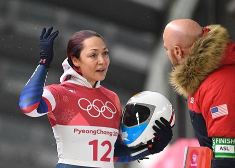 Kuoleman kielissä käynyt olympiakelkkailija ei ollut nähnyt äitiään neljään  vuoteen, kunnes tämä ilmestyi olympialaisten lähtöpaikalle - Urheilu 