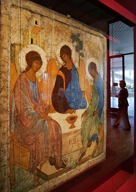 Andrei Rubljovin ikonia Pyhä kolminaisuus säilytettiin Tretjakovin galleriassa Moskovassa.