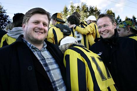 Jouko Harjunpään (vas.) ja Jouko Pakarisen FC Hongan tunnuslause oli ”Unelma elää”. Joukkue nousi ensin liigaan, sitten mitaleille ja eurokentille . Konkurssi tuli 2015.