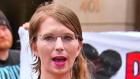 Tietovuotaja Chelsea Manning määrättiin takaisin vankilaan
