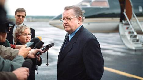 Nobelin rauhan­palkinnon saajaksi veikataan Arktista neuvostoa, Koreoiden johtajia ja jopa Donald Trumpia – 10 vuotta sitten tunnustus myönnettiin kärsivälliselle suomalaisrealistille Martti Ahtisaarelle