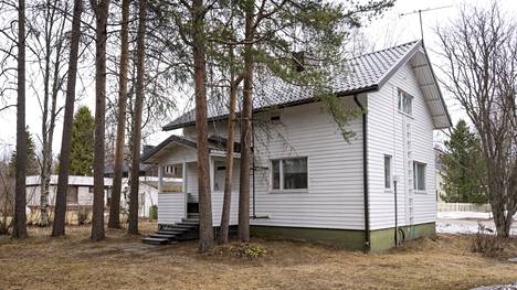 Oikkosten rintamamiestalo Rovaniemellä Korkalovaaran invalidikylässä on yhä perheen omistuksessa ja alkuperäisessä muodossaan.