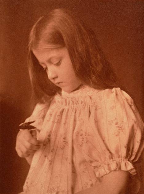Fritz Englund photographed his daughter Gunhild in 1903.