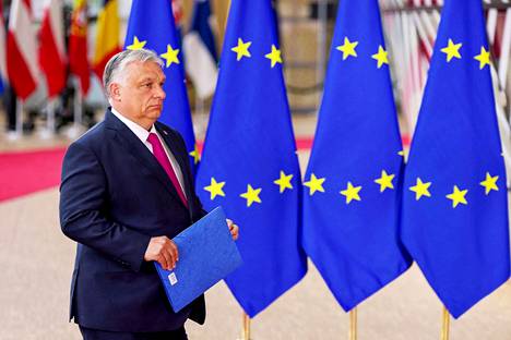 Unkarin pääministeri Viktor Orbán saapui EU-huippukokoukseen maanantaina Brysselissä. 