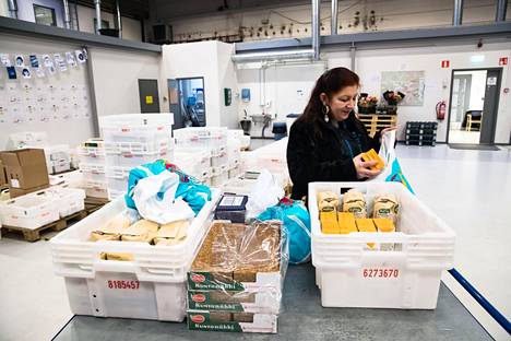 Vantaa keksi keinon lyhentää leipäjonoja, ja nyt mallia aikoo ottaa  Helsinki – ”On ihmisarvoa alentavaa seisottaa ihmisiä tuntikaupalla  jonossa” - Kaupunki 