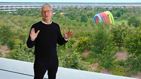 Maailman markkina-arvoltaan suurimman yhtiön Applen toimitusjohtaja Tim Cook puhui videoesityksessä 15. syyskuuta yhtiön pääkonttorissa Kalifornian Cupertinossa, kun Apple esitteli uusia tuotteita.