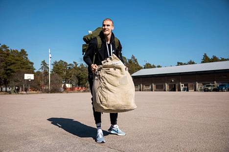 Lauri Markkanen started his military service in Helsinki's Santahamina in mid-April. 