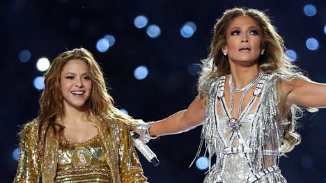 Jennifer Lopezin ja Shakiran kantaaottava esitys Super Bowlissa keräsi ylistystä, yhdestä väärin tulkitusta eleestä tuli heti meemi