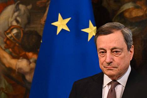 Asiantuntijan mukaan Italian taloutta voi heiluttaa jatkossa myös maan poliittinen tilanne, jos pääministeri, EKP:n entinen pääjohtaja Mario Draghi ei ole ehdolla ensi kevään vaaleissa.