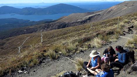 Uusi-Seelanti suunnittelee turistiveroa – lisäksi matkailija maksaa syksyllä kaksinkertaisesti suosituilla vaellusreiteillä