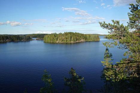 Etelä-Savossa sijaitseva Puumala on järvimaisemiensa vuoksi suosittu mökkipaikkakunta.
