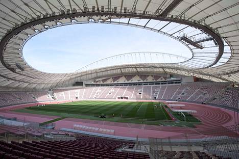 Qatarin pääkaupungissa Dohassa sijaitseva Khalifan kansainvälinen stadion on yksi jalkapallon MM-kisojen peliareenoista. Kuva tammikuulta 2019.
