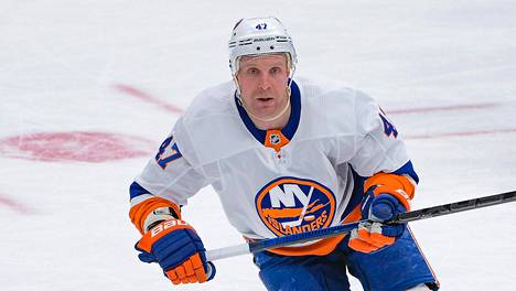 Jääkiekko | New York Islanders asetti Leo Komarovin siirtolistalle