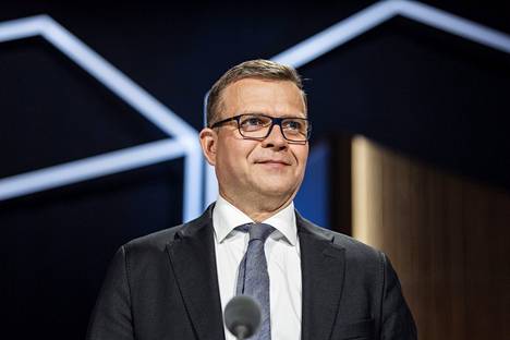 Kokoomuksen puheenjohtaja Petteri Orpo Ylen studiossa vuonna 2021.
