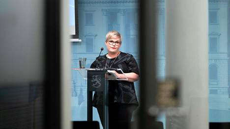 Valtionvarainministeri Annika Saarikko (kesk) esitteli torstaina iltapäivällä ehdotustaan valtion talousarvioksi ensi vuodelle.