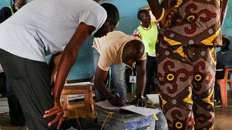 Afrikka | Keski-Afrikan tasavallassa vaikutus­valtainen oppositio­ryhmä vaatii sunnuntaisten vaalien mitätöimistä