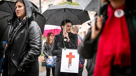 Puolan parlamentti hylkäsi lakiesityksen aborttien helpottamisesta
