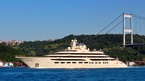 Oligarkki Ališer Usmanovin luksusjahti Dilbar kävi Istanbulissa toukokuussa 2019.