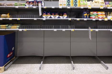 The macaroni section of Prisma in Herttoniemi was empty on July 20.