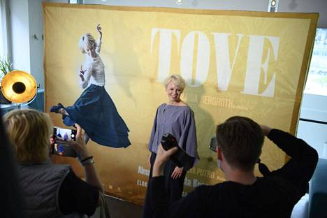 Pääosan esittävä näyttelijä Alma Pöysti Tove-elokuvan lehdistönäytöksessa Helsingissä 9. syyskuuta 2020.
