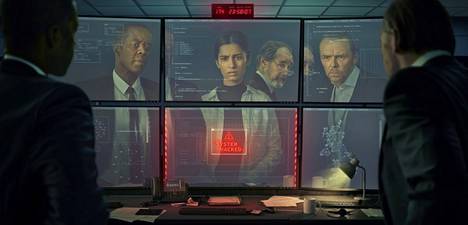 Briannian tiedustelupalvelun parhaat (rooleissa Adrian Lester, vas., Hannah Khalique-Brown ja Simon Pegg) tahtovat varmistaa, että länsi voittaa kybersodan.