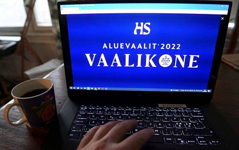 Helsingin Sanomien aluevaalikone kuvattuna Helsingissä 21. joulukuuta 2021.