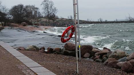 Sää | Myrsky­tuulet puhaltavat Suomen yli torstaina, Helsingissä puuskat voivat olla 15 metriä sekunnissa
