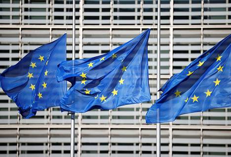 Komissio ehdottaa myös, että EU-ajokortit olisivat jatkossa digitaalisia.