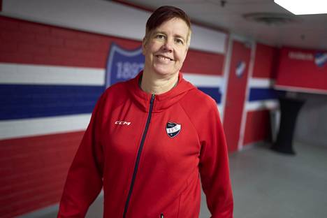 Kati Puhakan toiveet HIFK:n menestymisestä ovat kasvaneet kauden aikana.