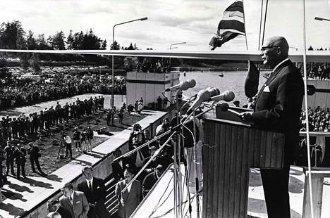 President Urho Kekkonen at the opening of the Saimaa Canal in 1968, when Finland had leased a canal behind the border from the Soviet Union.