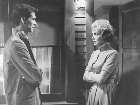 Psyko-elokuvan pääosia näyttelevät Anthony Perkins ja Janet Leigh.