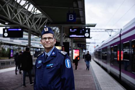 ”Menetämme tällä hetkellä potentiaalia, jos kaikilta edellytetään, että täytyy juosta 1 500 metriä tietyn ajan sisään”, näkee Itä-Uudenmaan poliisin poliisipäällikkö Ilkka Koskimäki.