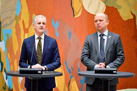 Norjan pääministeri Jonas Gahr Støre ja valtiovarainministeri Trygve Magnus Slagsvold Vedum kertoivat maanantaina Norjan rahoittavan viiden vuoden aikana Ukrainaa 7,3 miljardin dollarin arvosta. 